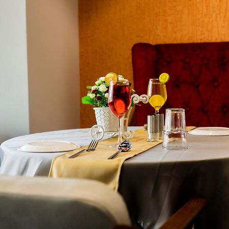 Hotel Prabha Palace アフマドナガル エクステリア 写真