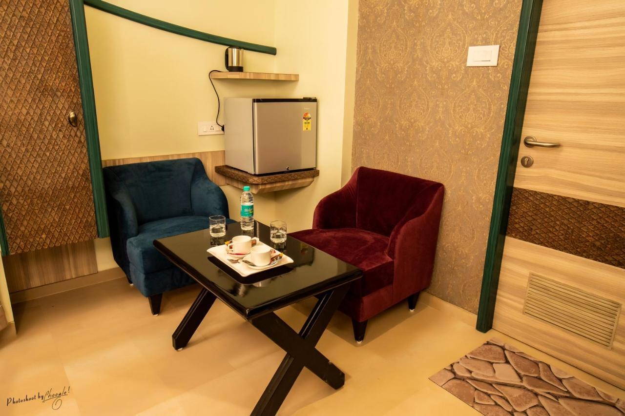 Hotel Prabha Palace アフマドナガル エクステリア 写真